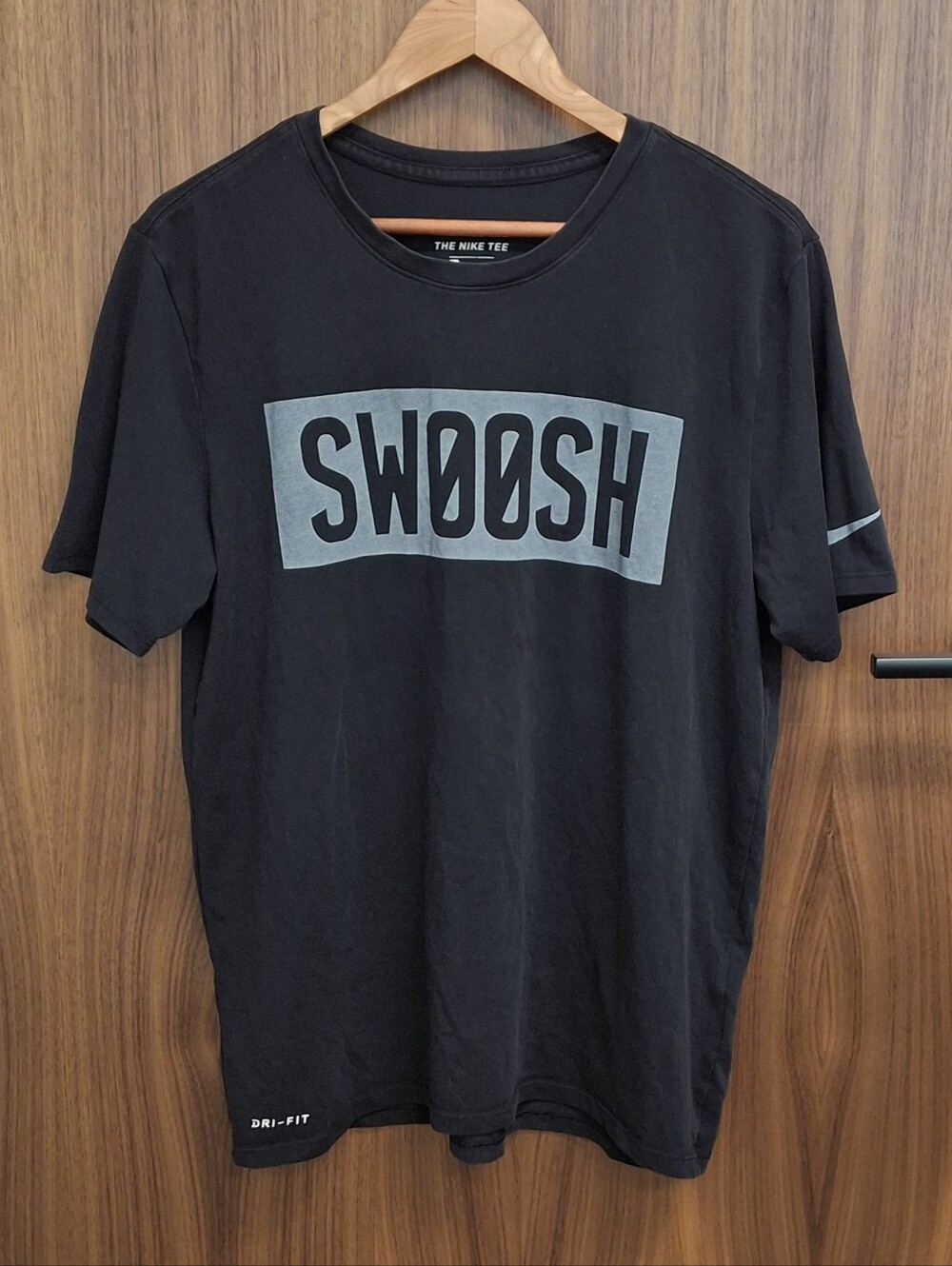 NIKE DRI-FIT Swoosh T-Shirt SZ L